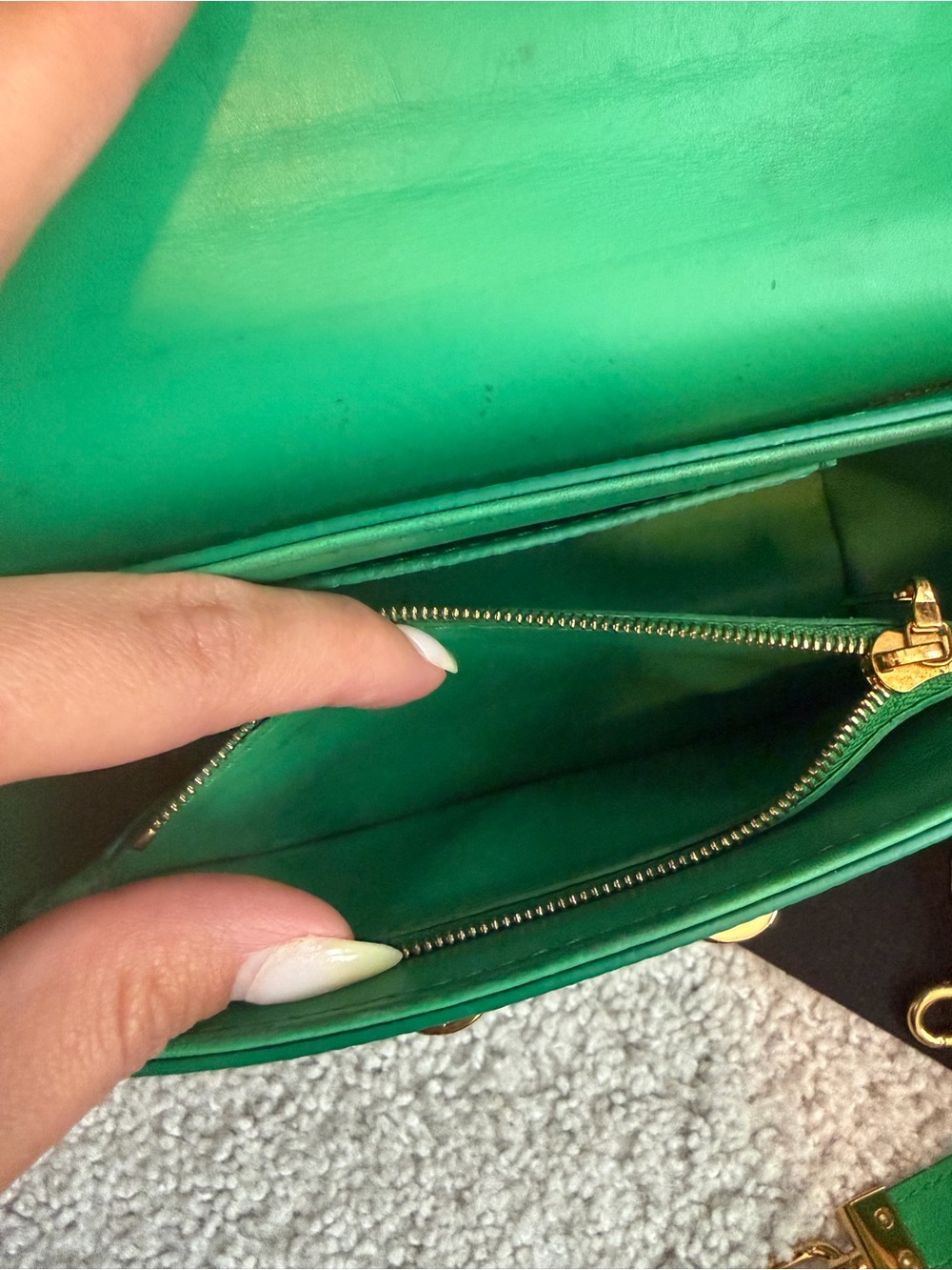 Louis Vuitton Green Epi Twist Shoulder Bag! - Picture 9 of 9